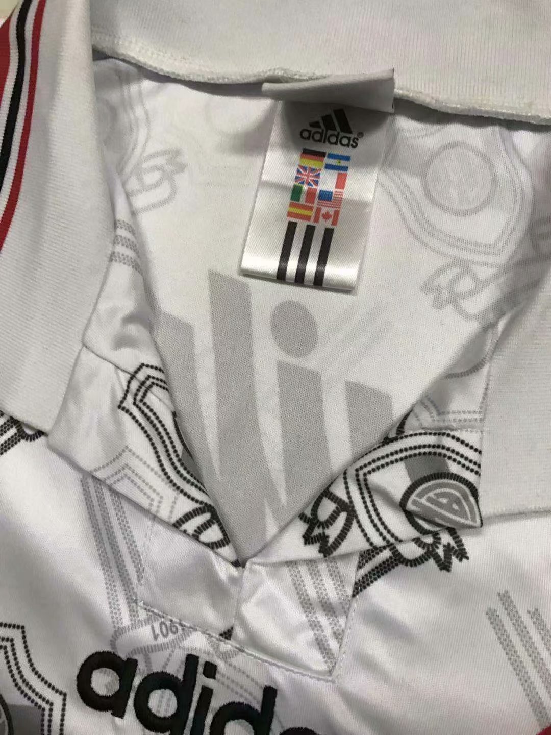 Camisa retro Adidas River Plate 1996 I jogador Camisa retro Adidas River Plate 1996 I jogador